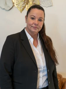 Porträt einer Mitarbeiterin, Von der Höh